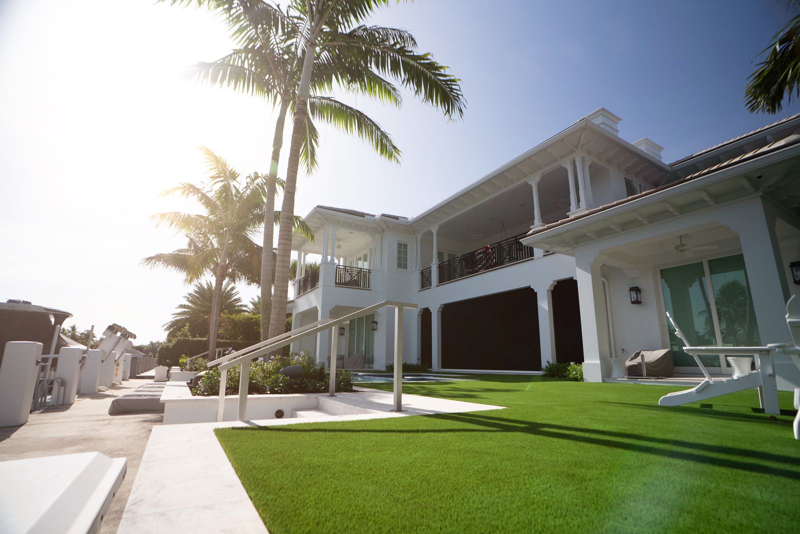 Estate Lawn & Palms