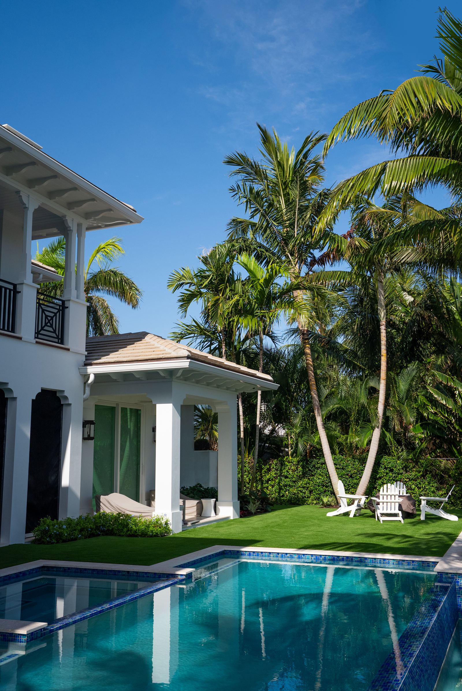Poolside Tropics